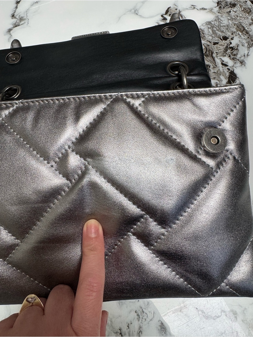 Kurt Geiger Metallic Top-Handle Shoulder Bag - Silver - Picture 4 of 16